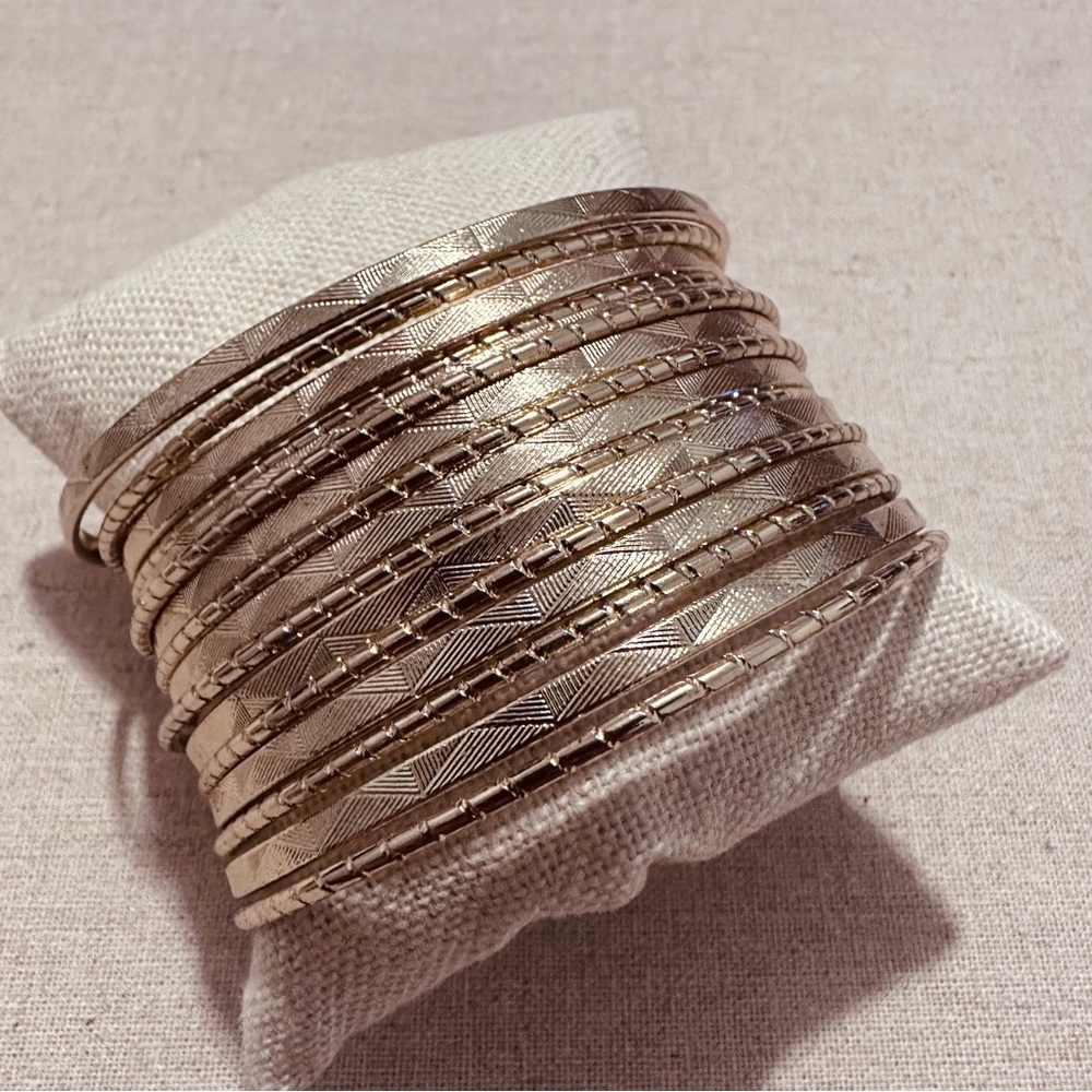 BP | Cuff | Gold Cuff - Picture 2 of 7